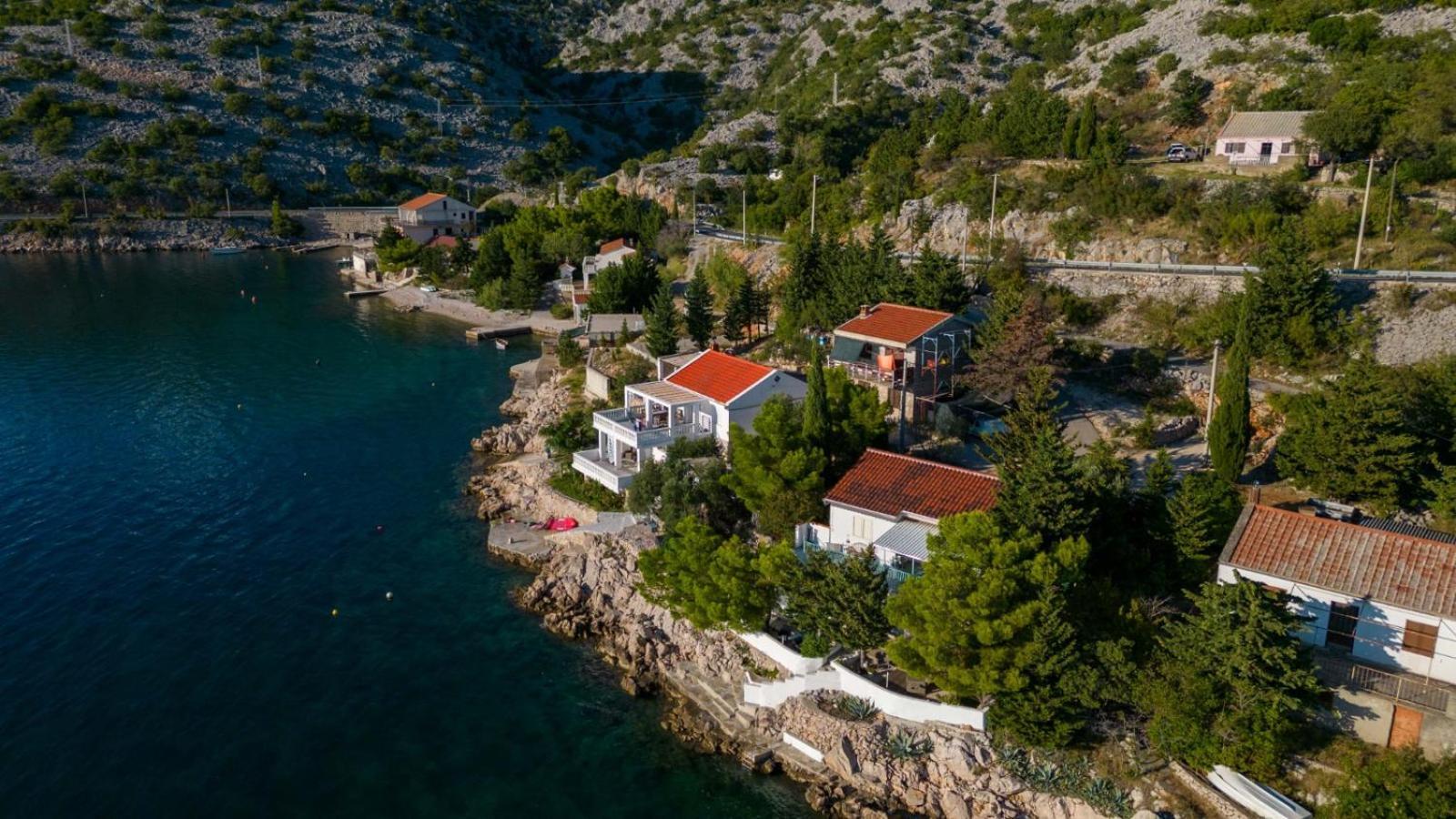 Kuca Za Odmor Seahouse Lägenhet Karlobag Exteriör bild